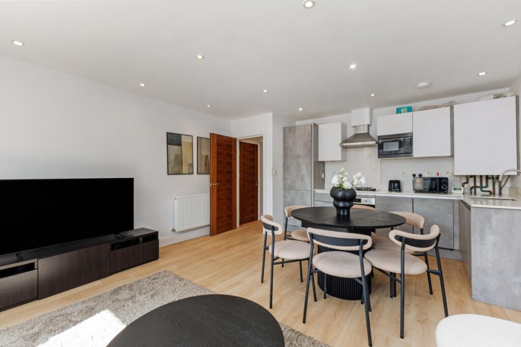 98216_2-103-Thurl...