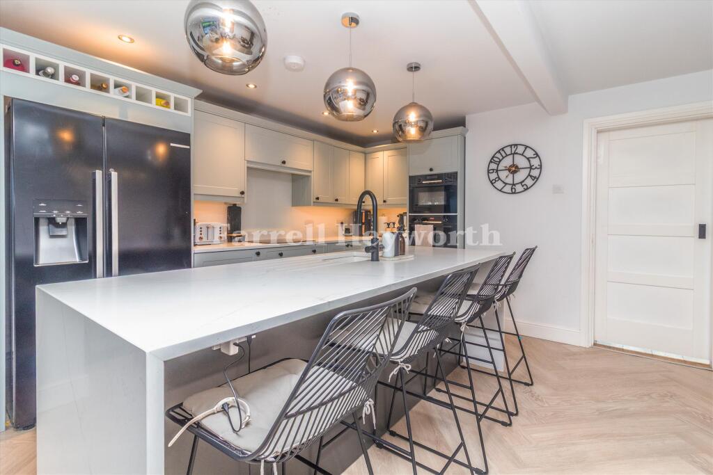 Kitchen Area image 2