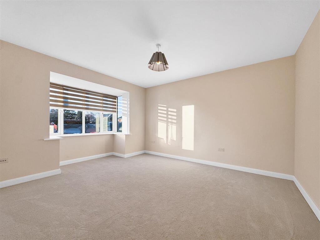 Sitting Room / Ground Floor Bedroom