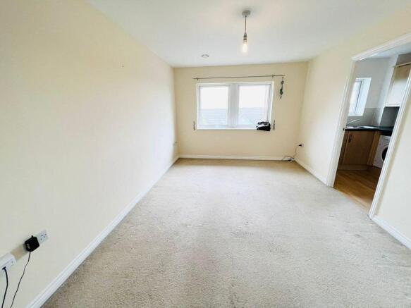 3738024365img110000max656x437