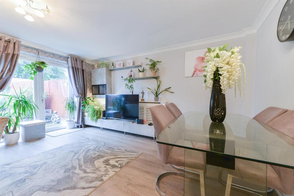 Cronin Close, Larkfield1.jpg