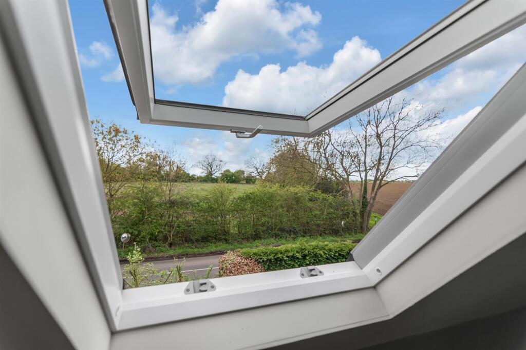 1 Harleston Road Linstead IP19 0LE (24).jpg