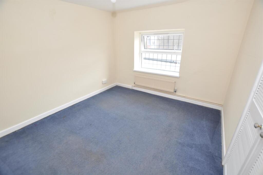 Front bedroom 1
