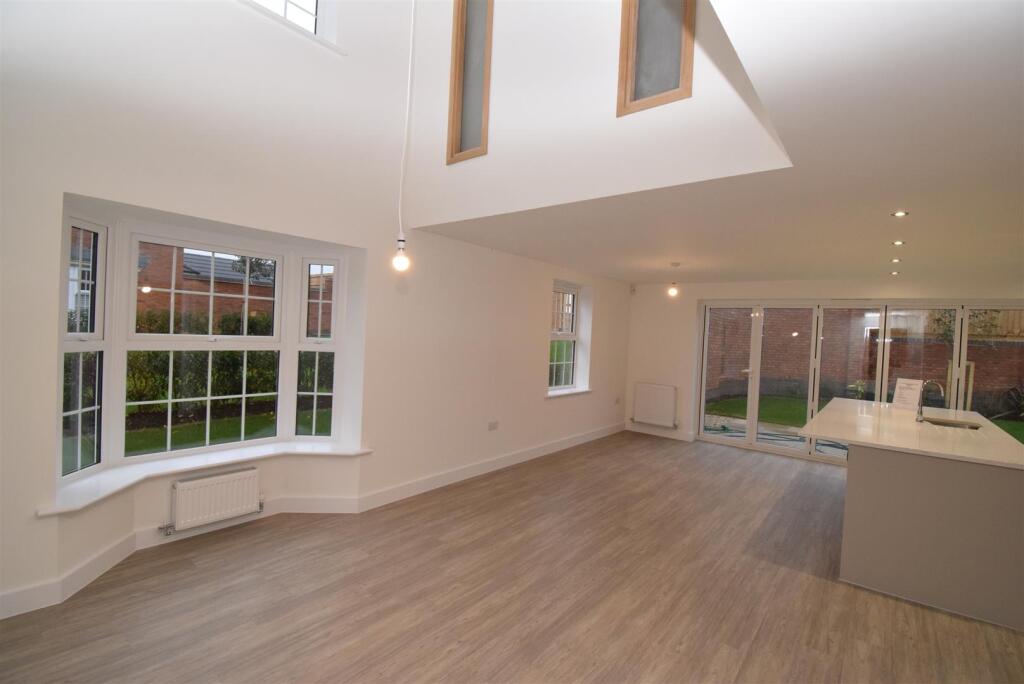 Kitchen/dining room/family room