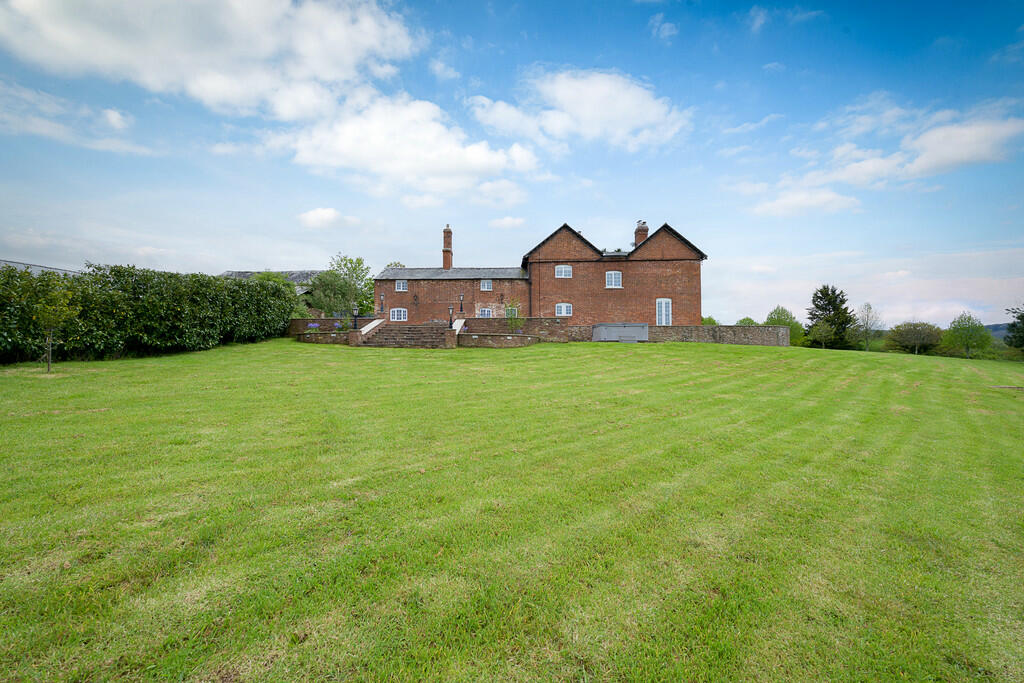 upper foxhall hou...