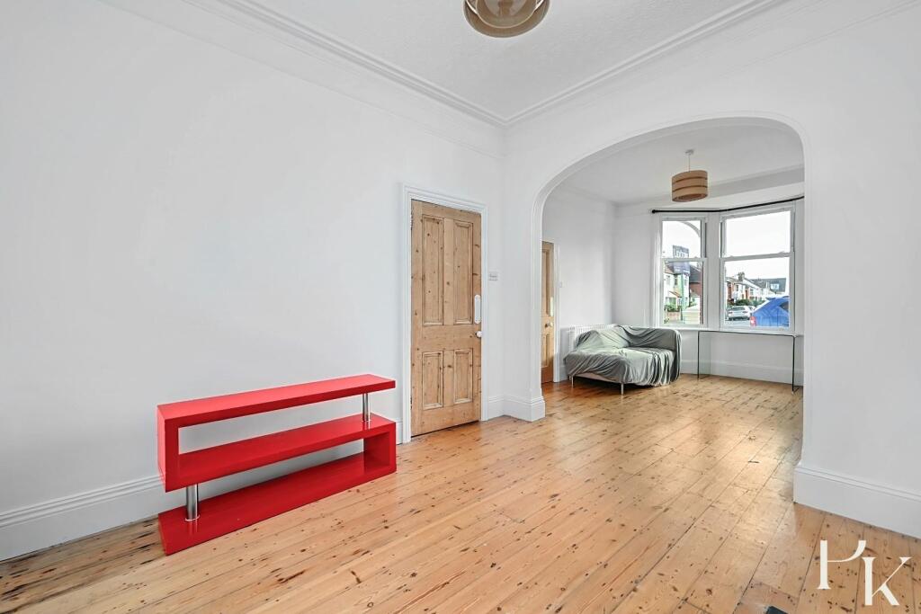 17 Marine Avenue BN3 (6).jpg