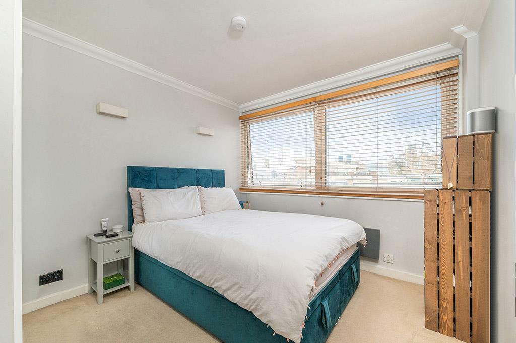 W BEDROOM 1 a.jpg