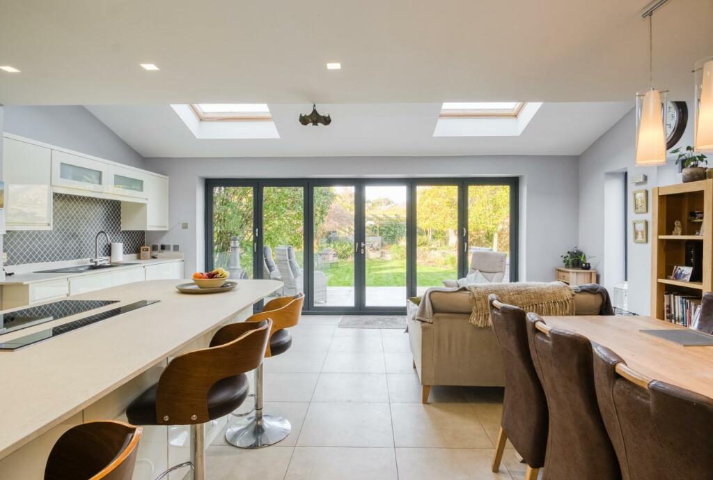 34 Cleeve drive - Mark Templer X PhotoCB 25.jpg