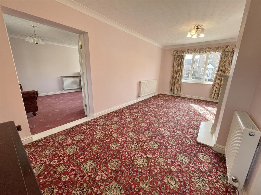 Lounge to Reception Room