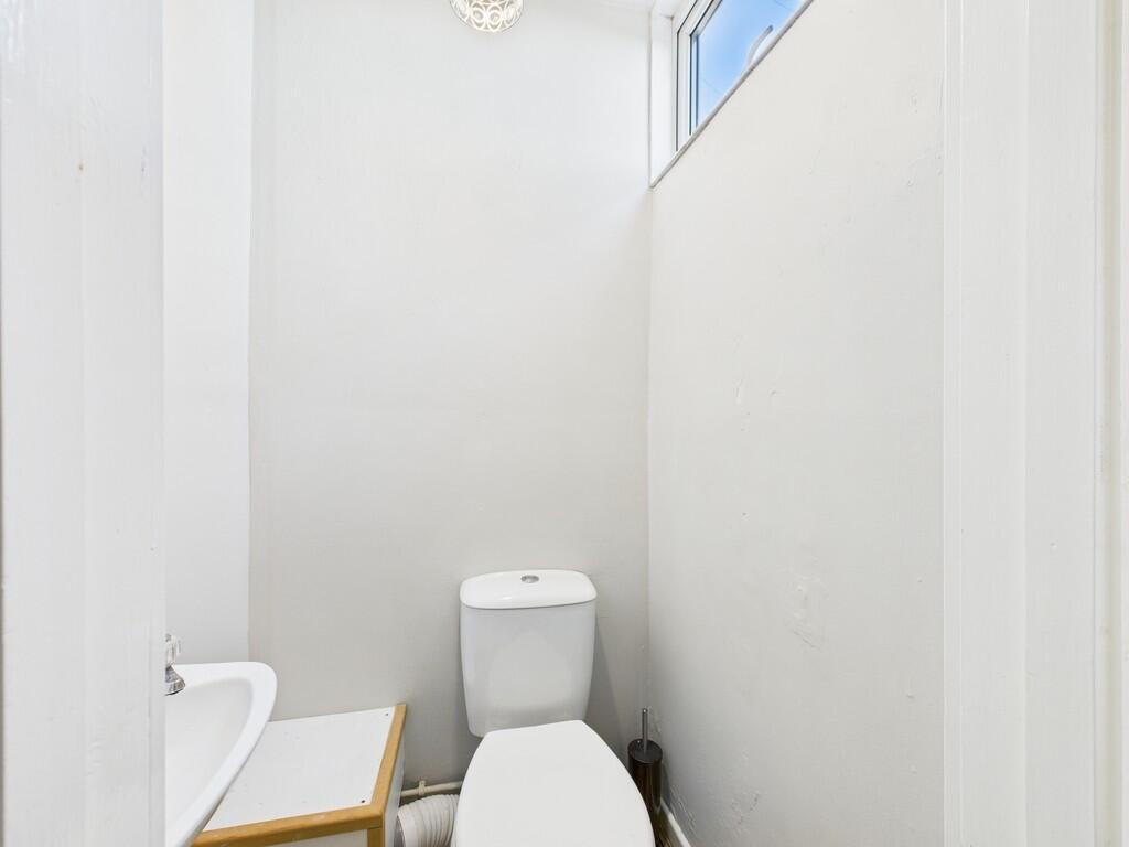 CAM03974G0-PR0189...