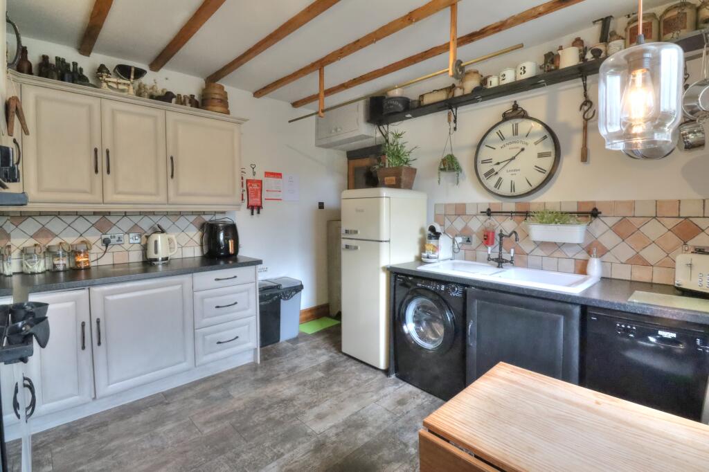 Cottage kitchen