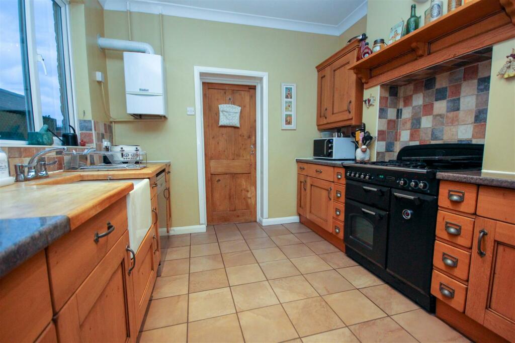 Kitchen1.jpg