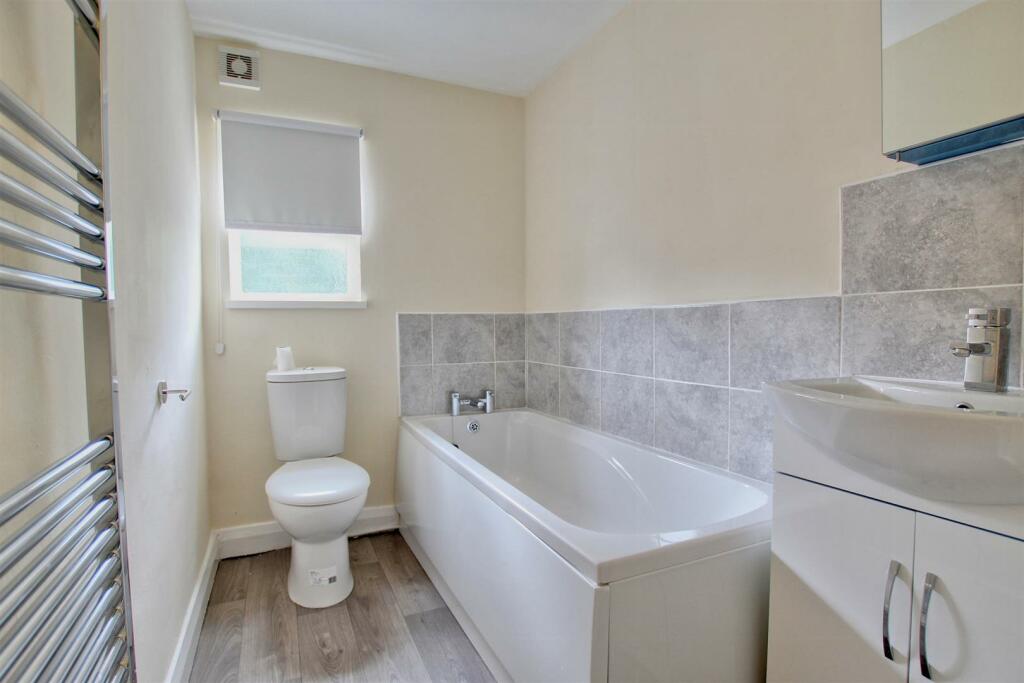 BATHROOM/W.C.