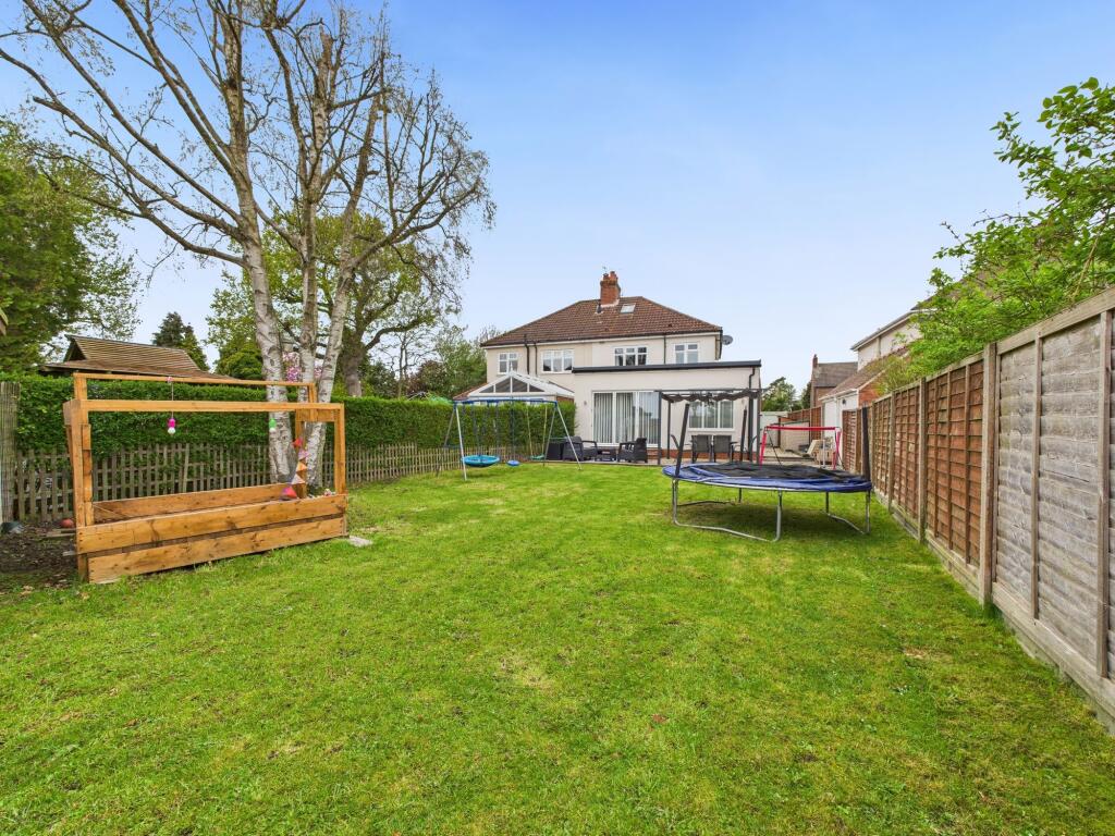 Leeds Road, Selby, YO8