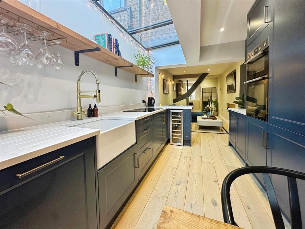 215ce684--4FDA-8701-6BFBE20DF91B-69919-00002D01A34