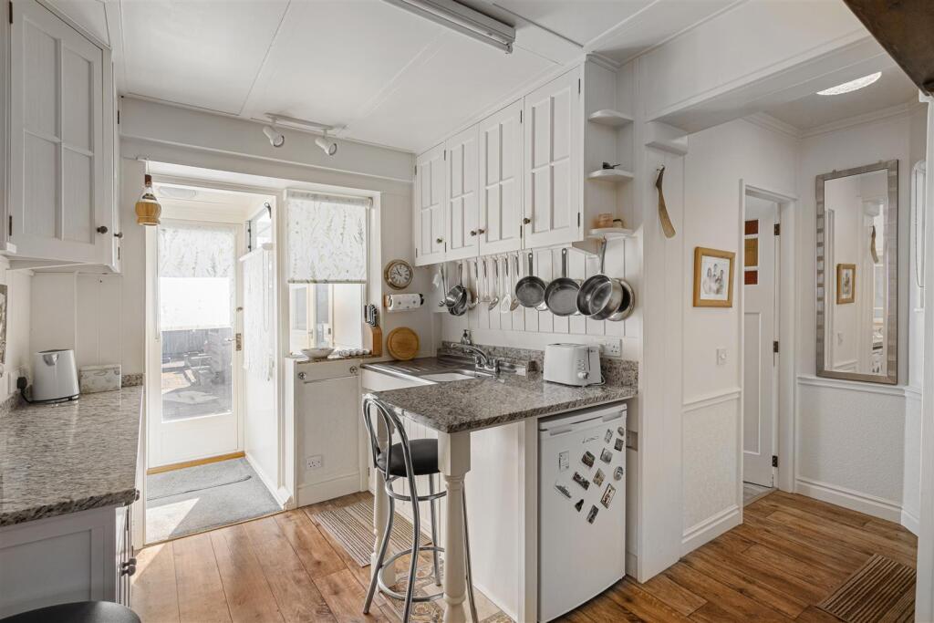 49_Greencliffe_Drive_25.jpg