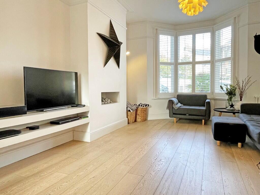 Lounge/Dining Room