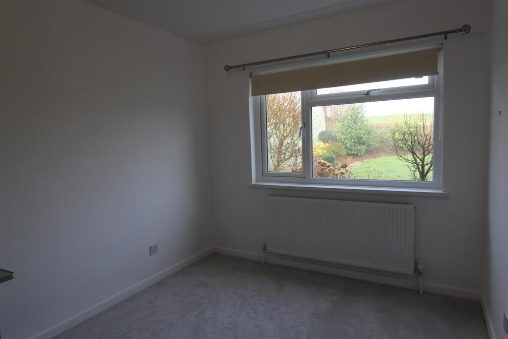 bedroom 3.JPG