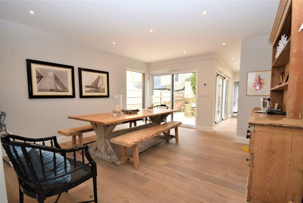 Open Plan Dining Area.JPG