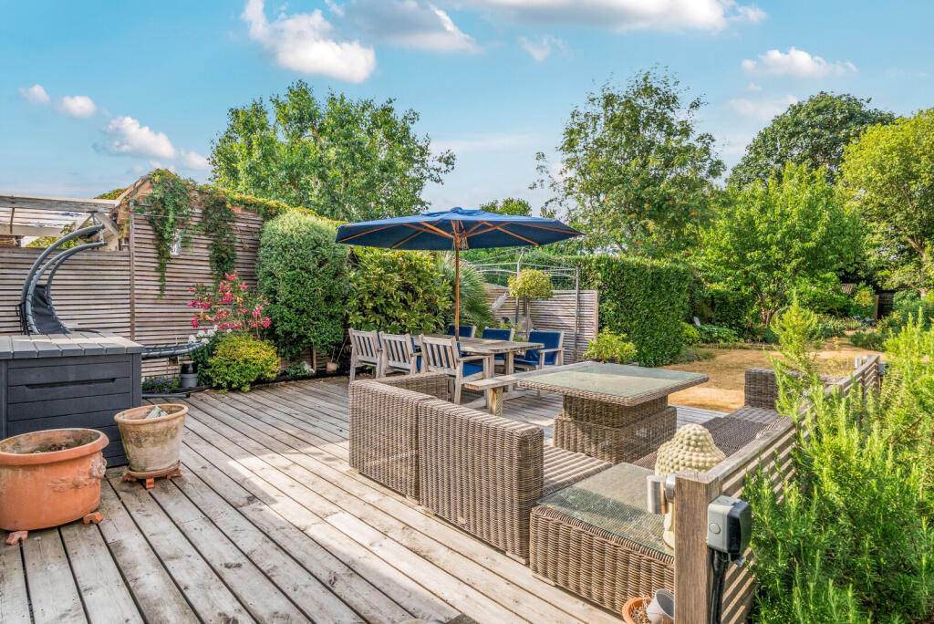 1318942-19-6866c9...