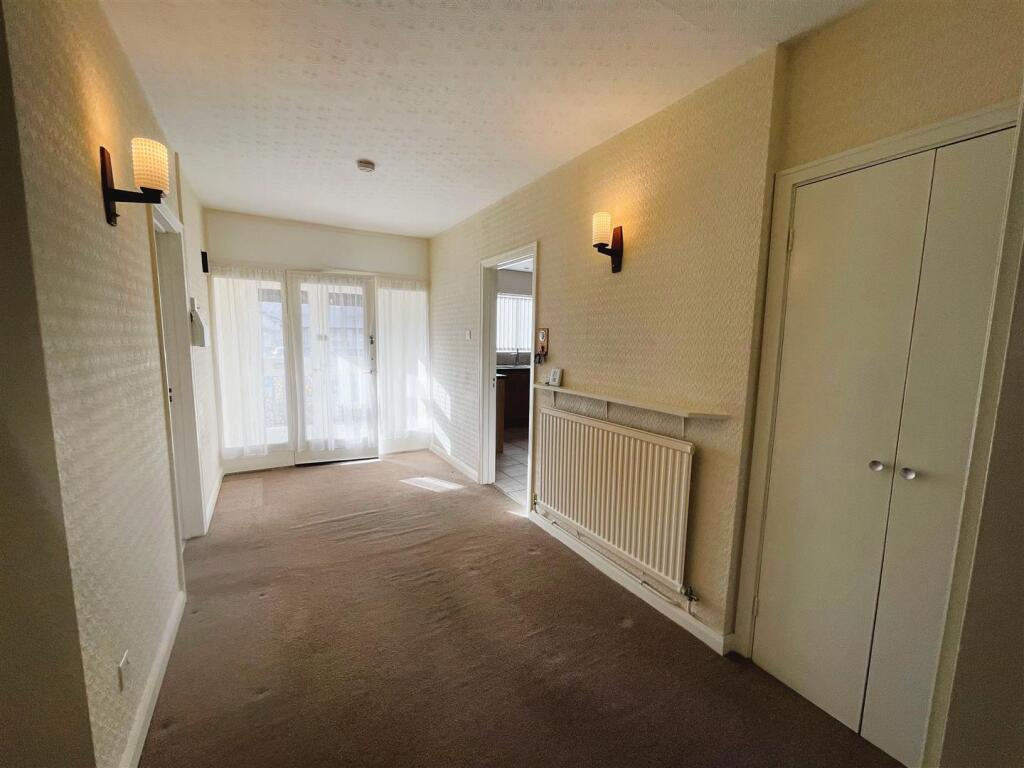 hallway.jpg