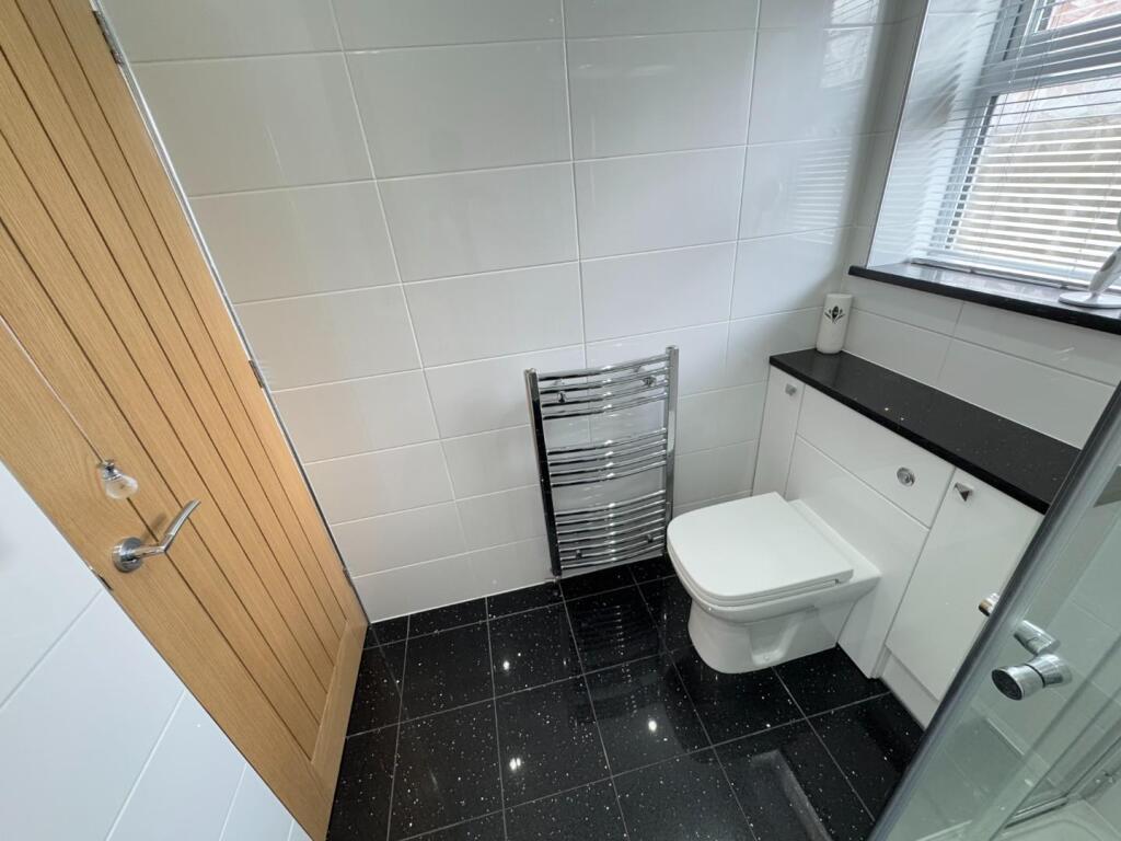 GROUND FLOOR SHOWER ROOM