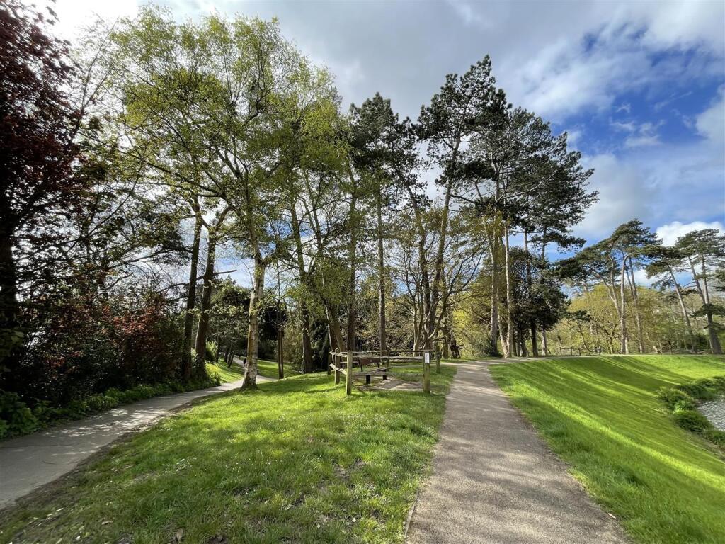 St Helens Park 2.jpg