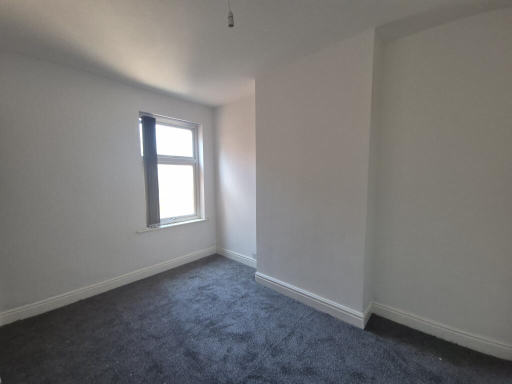 Bedroom 2 (2)