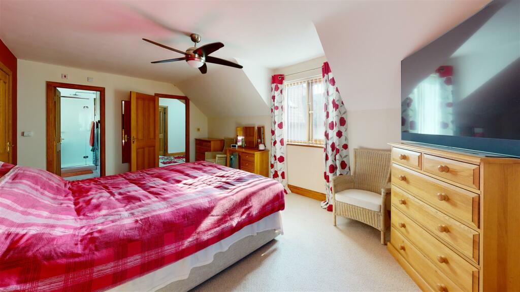 Hillcroft-Bedroom(1).jpg