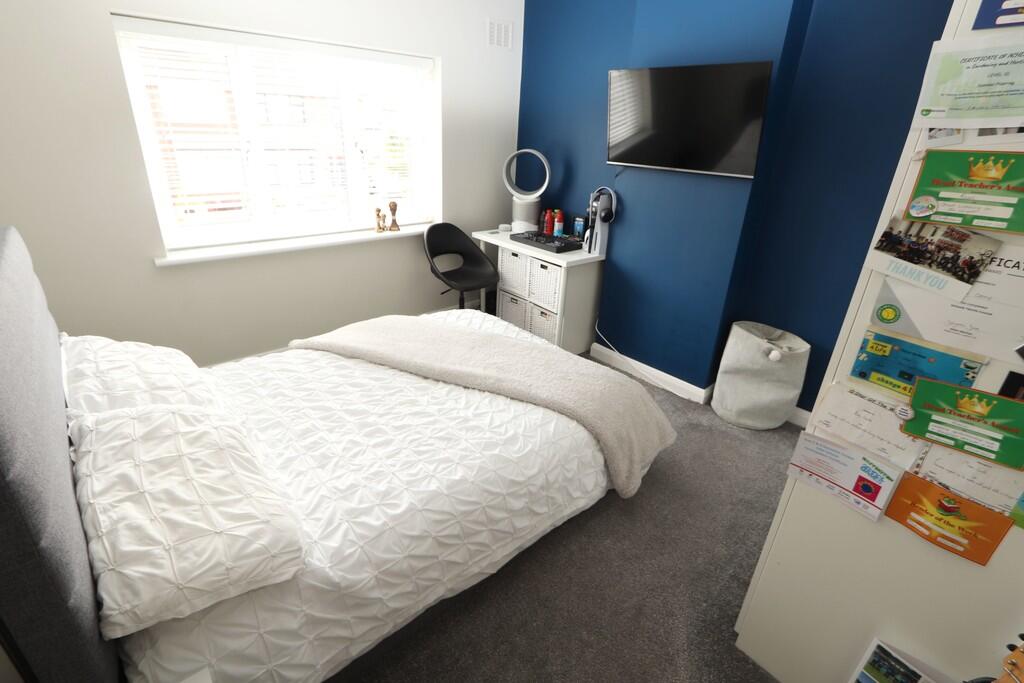 Rose ave bed1