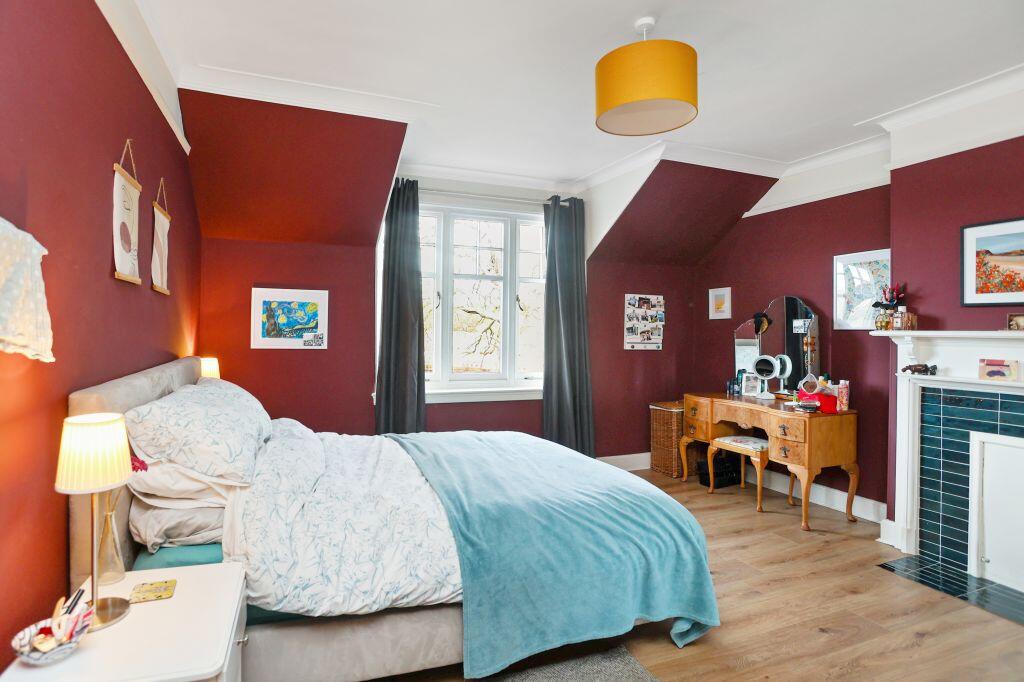 9 Eskside East, Musselburgh, EH21 7RS