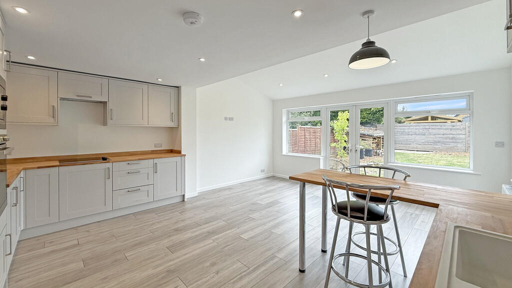 Kitchen/family ro...