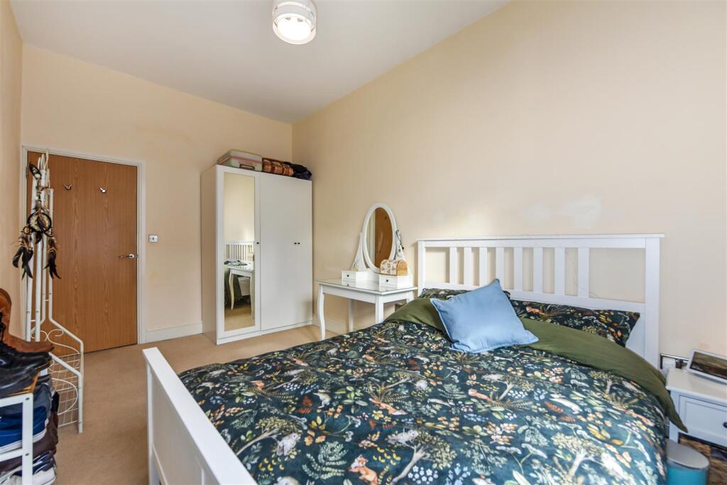 Master Bedroom.jpg