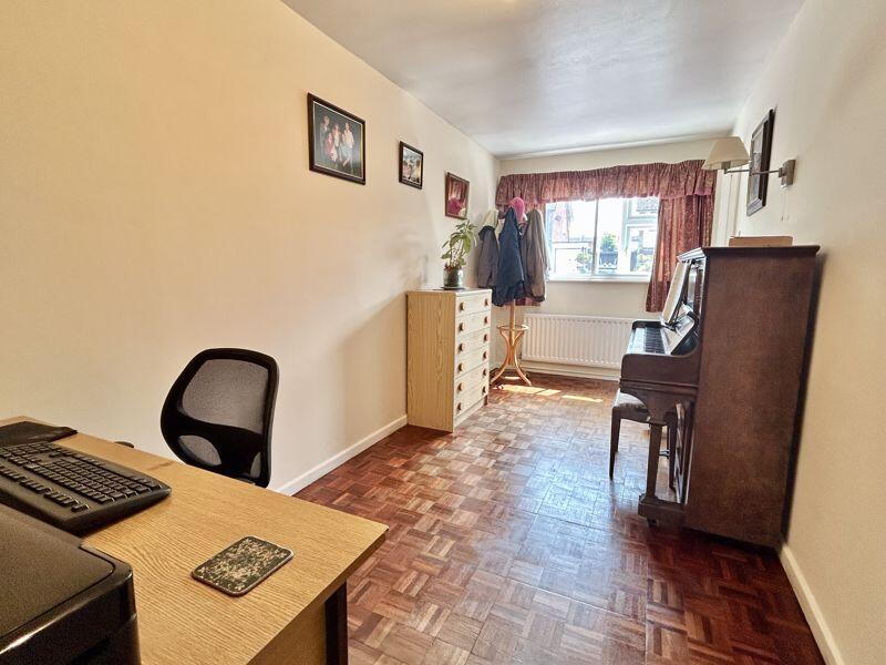 Study/Playroom/Downstairs Bed