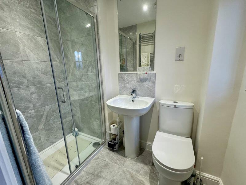 Master Bedroom En-Suite