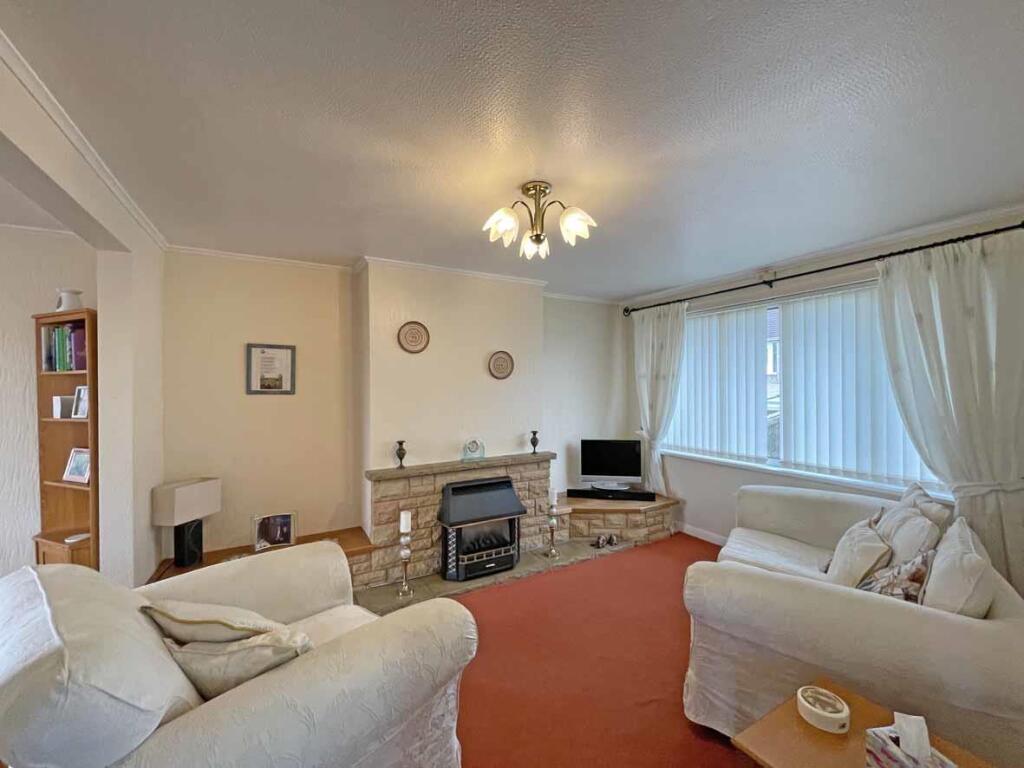 Yelamptone Drive 5 Lounge 2...jpg