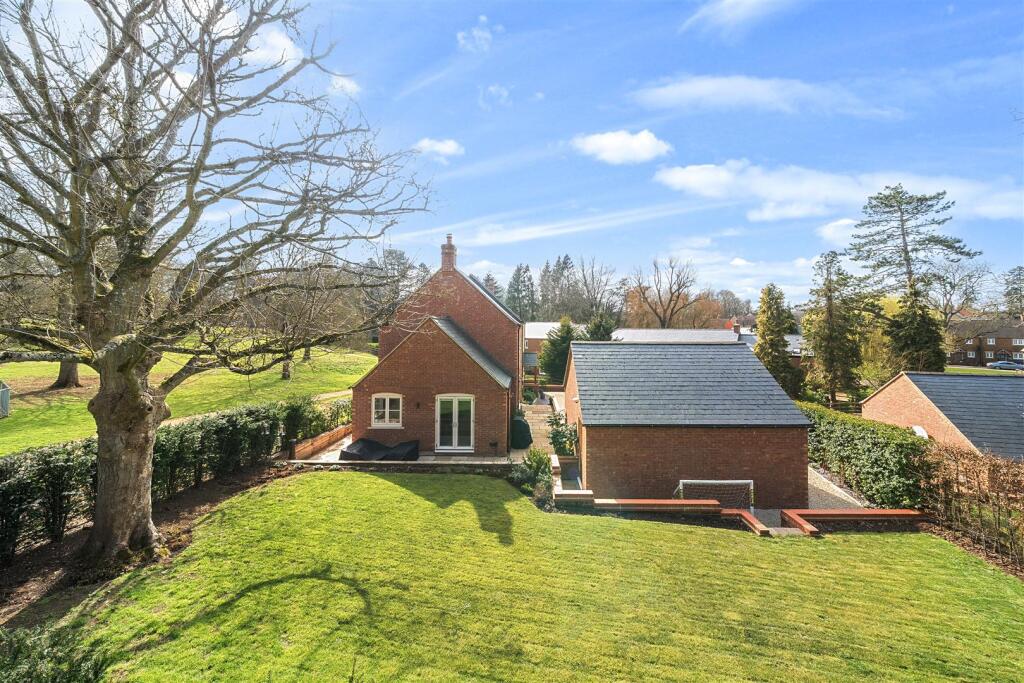 Park View House, 16 Earls Farm Way, Towcester (e) 