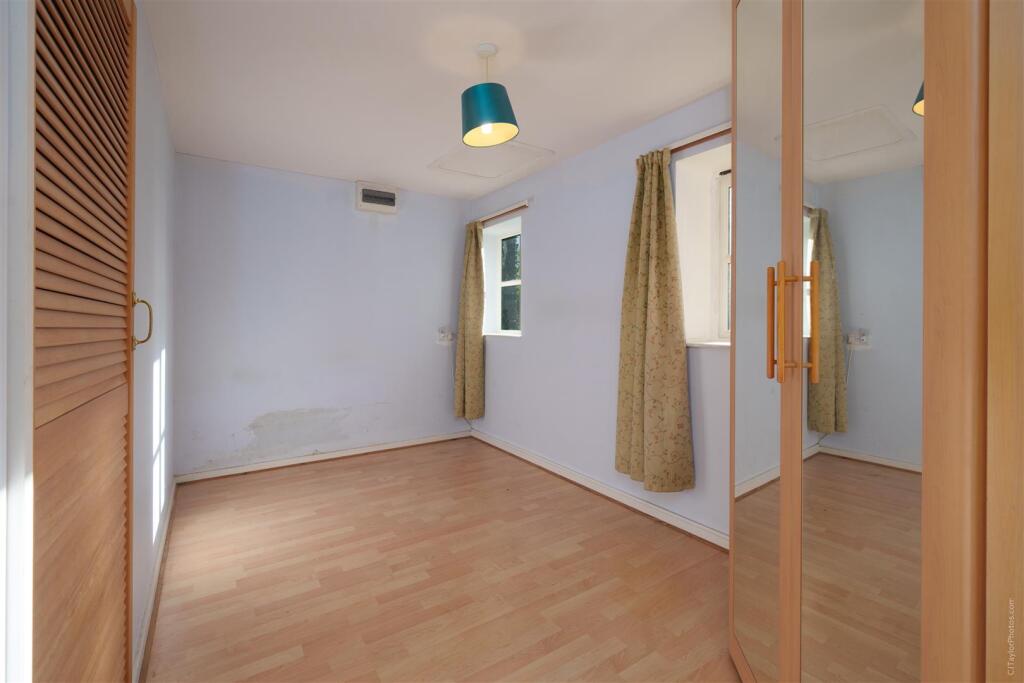 Downstairs Bedroom 5