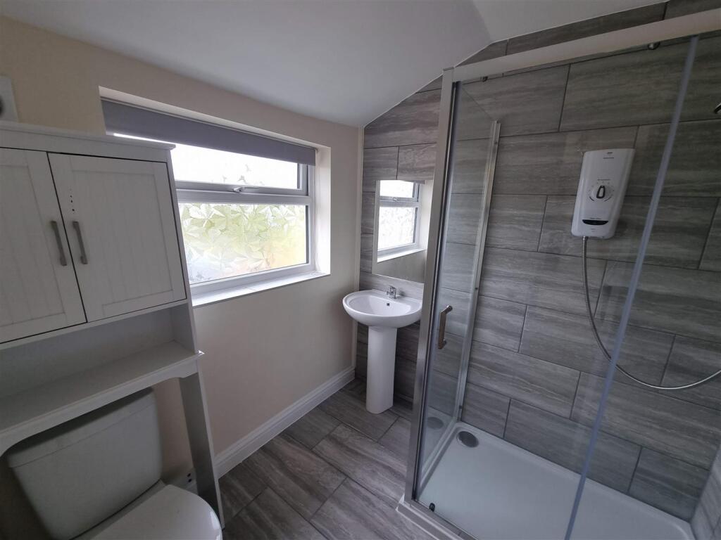Shower Room.jpg