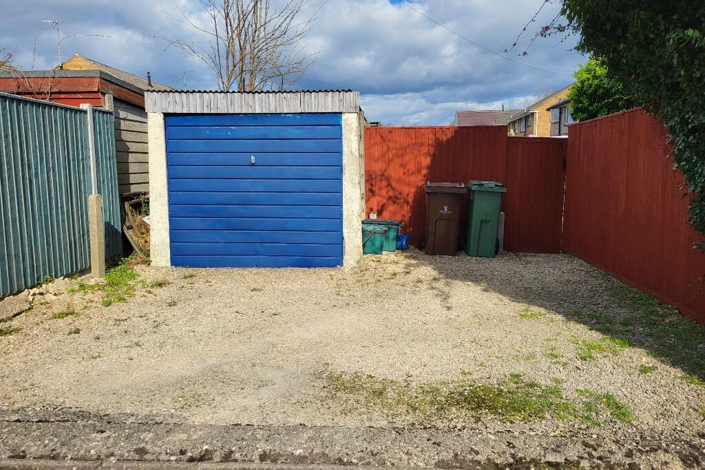 Garage &amp; Parking 
