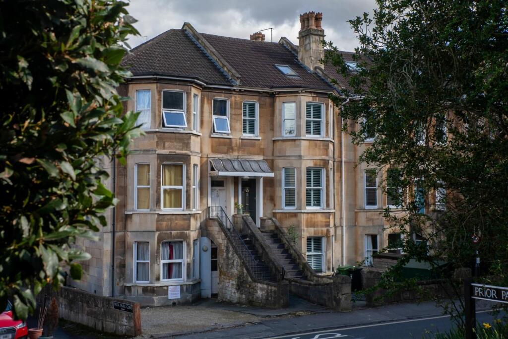 11 Prior Park Road-21.jpg