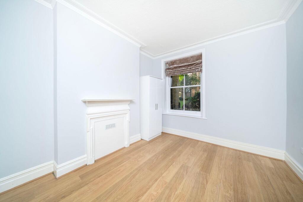 Principal bedroom 1 - Wymering Mansions.jpeg