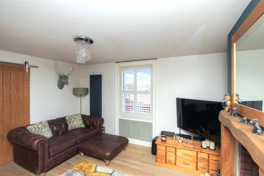 Living Room - c.JPG