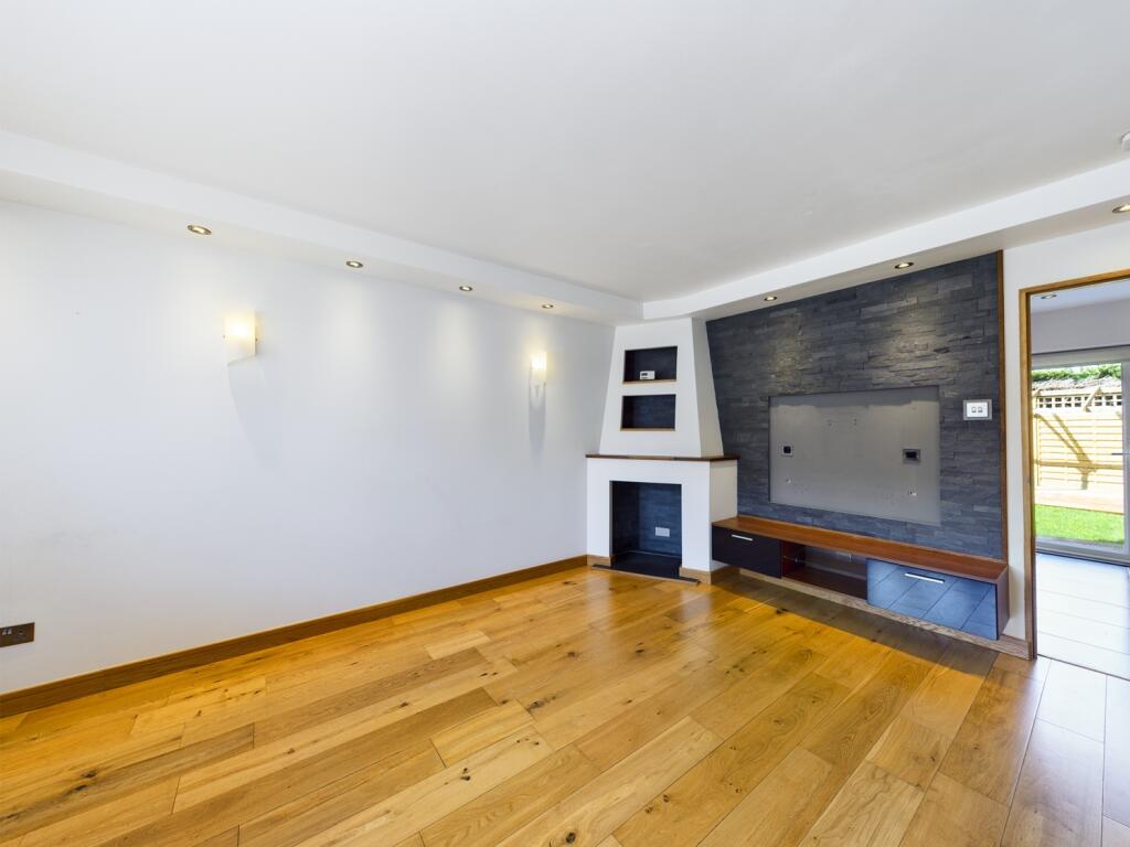 CAM00560P1-PR0113-STILL01