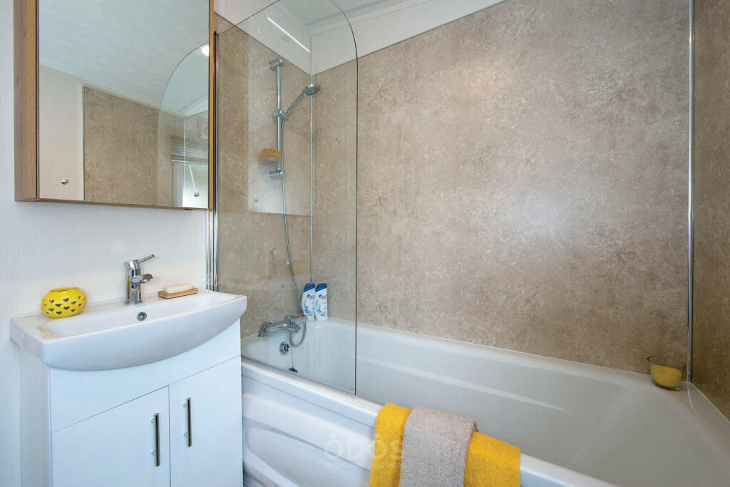 country-bath-2000x1334