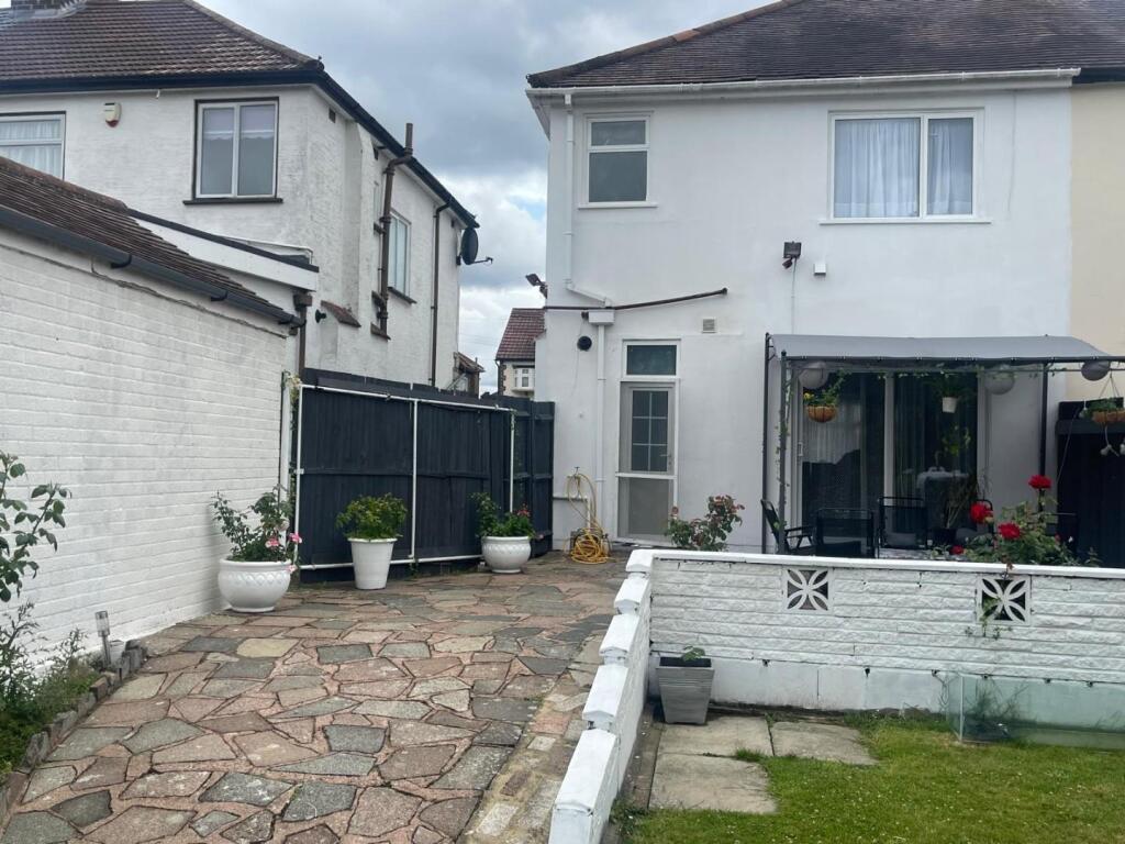 a357ef93-f4b9-42a4-bb40-5cd85a6c7b7e - Copy.jpeg