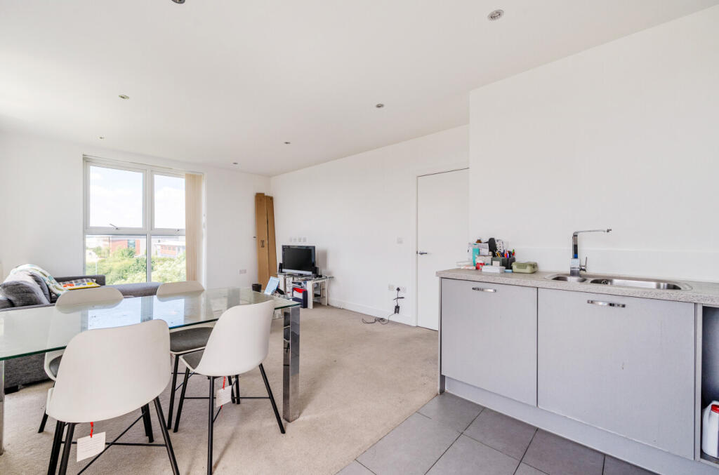 1312408-4-6862719...