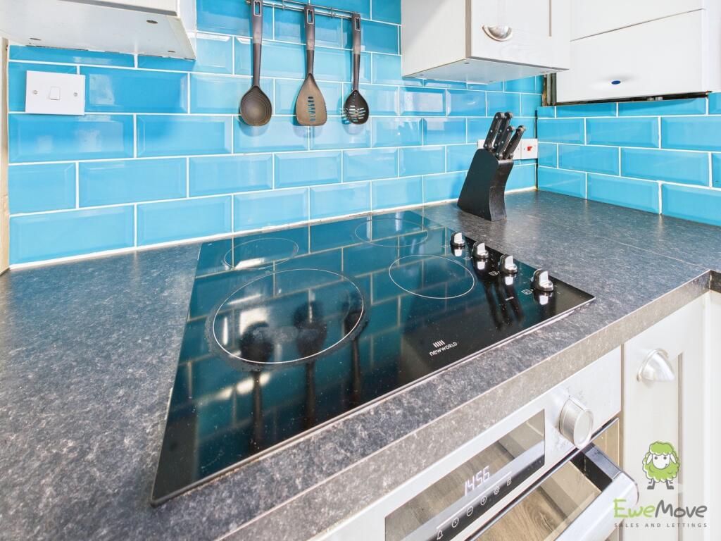 CAM01543G0-PR0162-STILL023