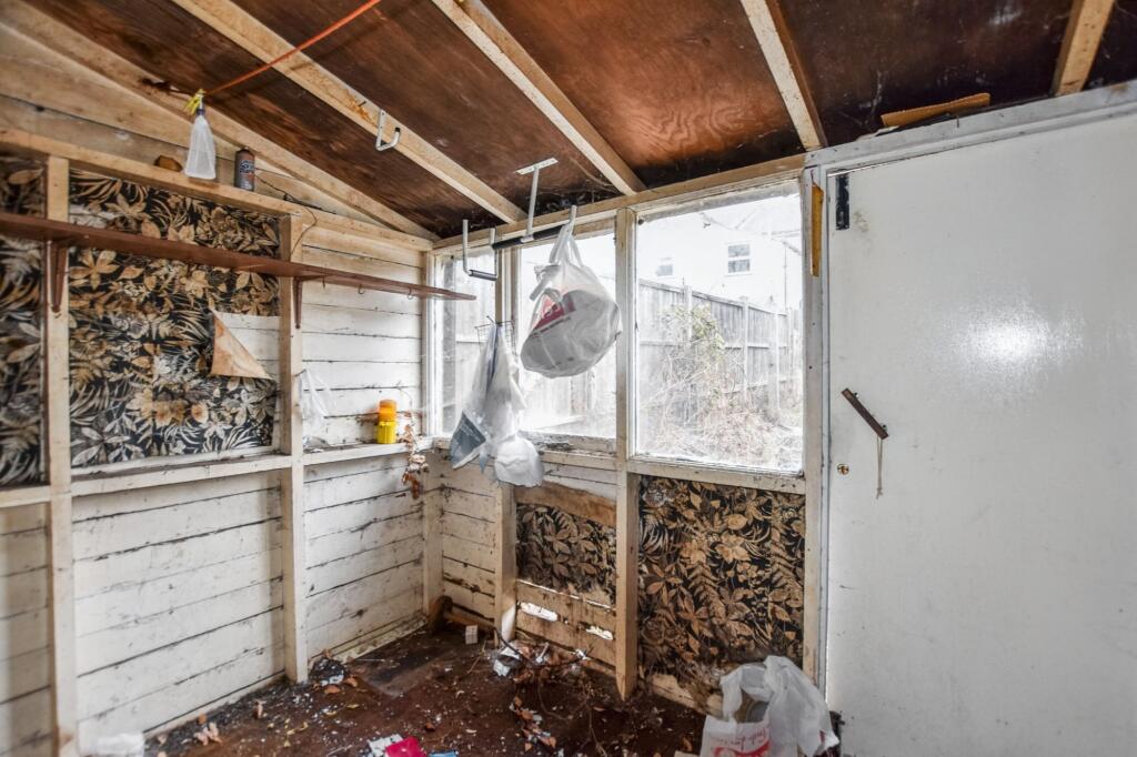 18 Ronver Road, London, SE12 0NJ