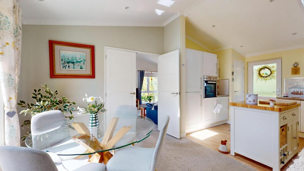 OPEN PLAN KITCHEN, LIVING &amp; DINING ROOM